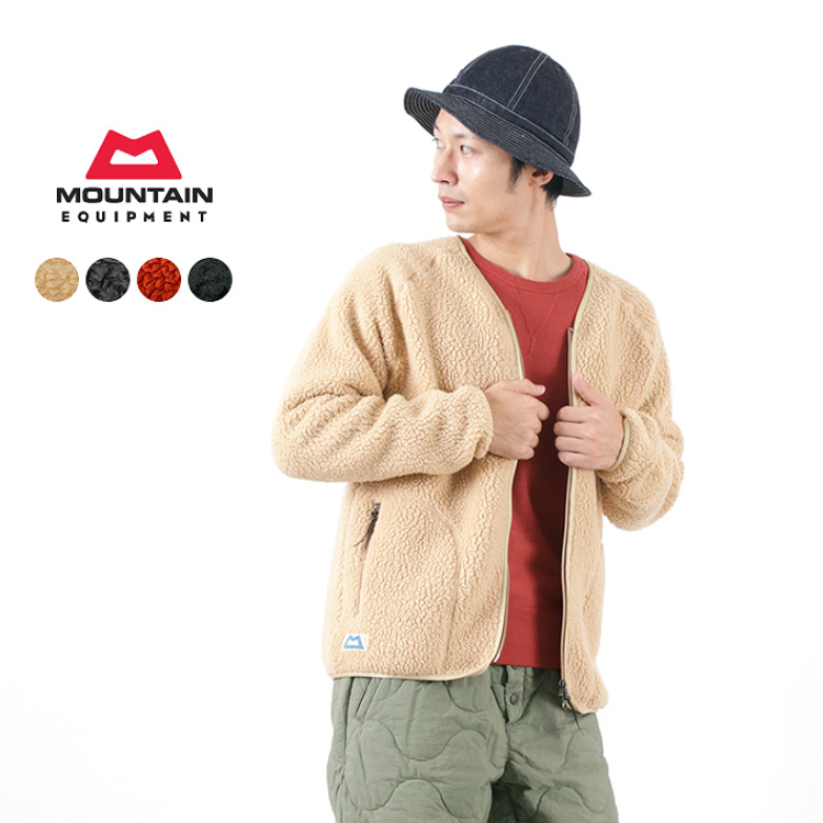 足立がMOUNTAINEQUIPMENTのフリースカーディガンを着ている