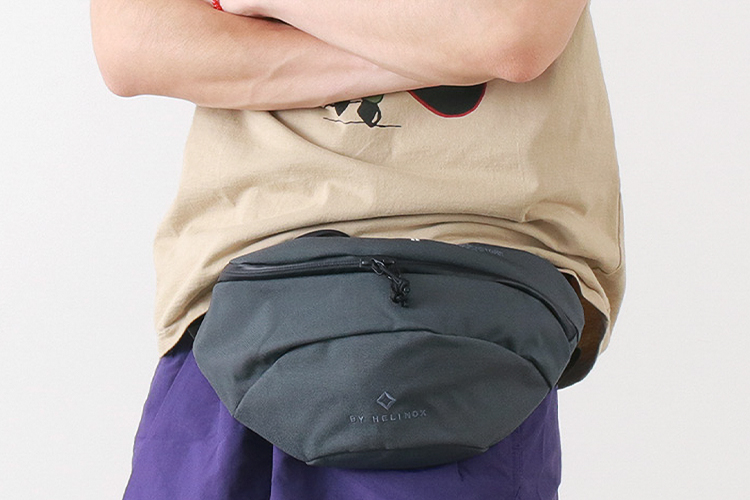 現代は男性もバッグが必需品「夏シーズンにおすすめの小さめバッグ」 | コロモビト.