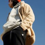 アウターとして着るだけでは勿体ない。ボアアイテムのミッドレイヤー使いとコーディネート術
